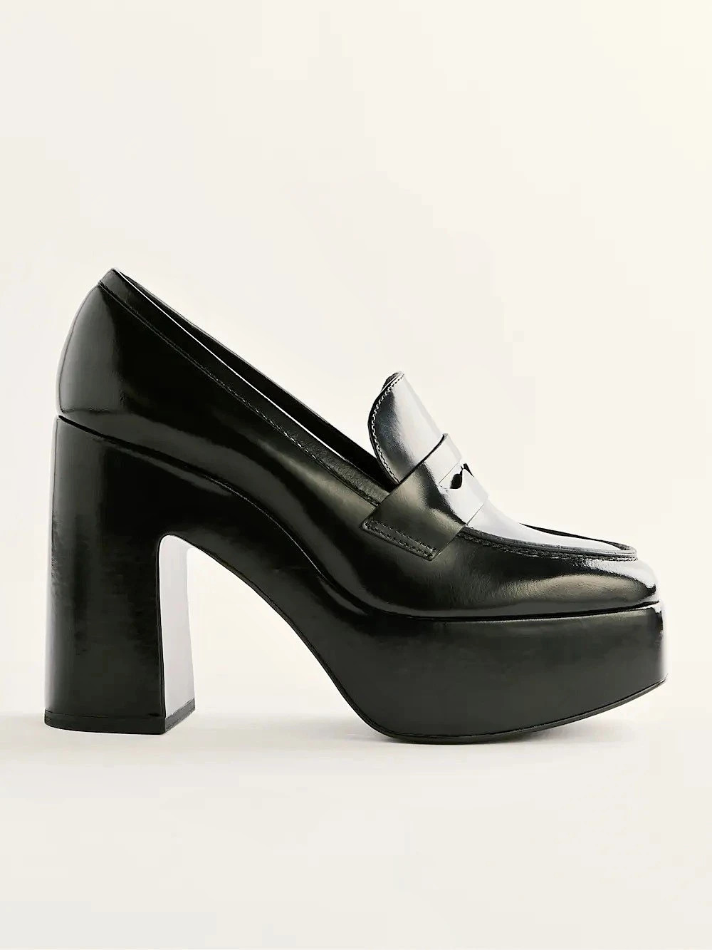 Reformation Lolita Platform Loafer. Black. 7.